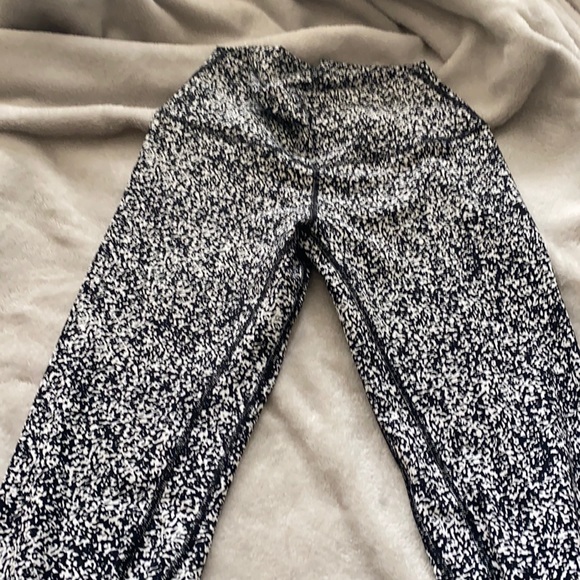 Workout pants/ super soft /very similar to lulus - Picture 3 of 3